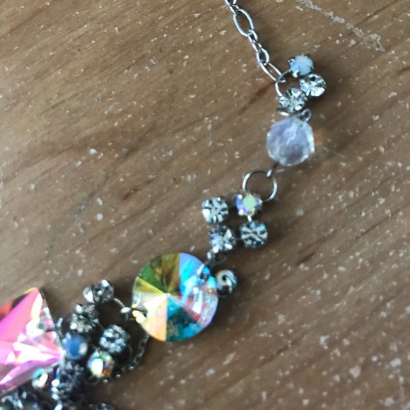 Asymmetrical Beautiful Silver Shiny Necklace - Picture 5 of 7